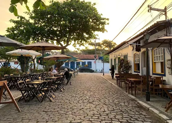 Suítes - 100m da Praia do Forte - Cabo Frio com AR e Wi Fi, Brasil