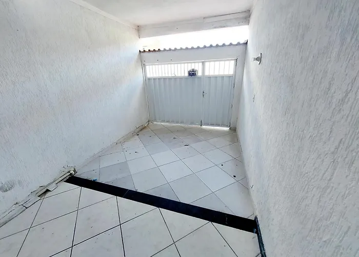 Casa com Ar e Varanda Espaçosa em Cabo Frio, Brasil