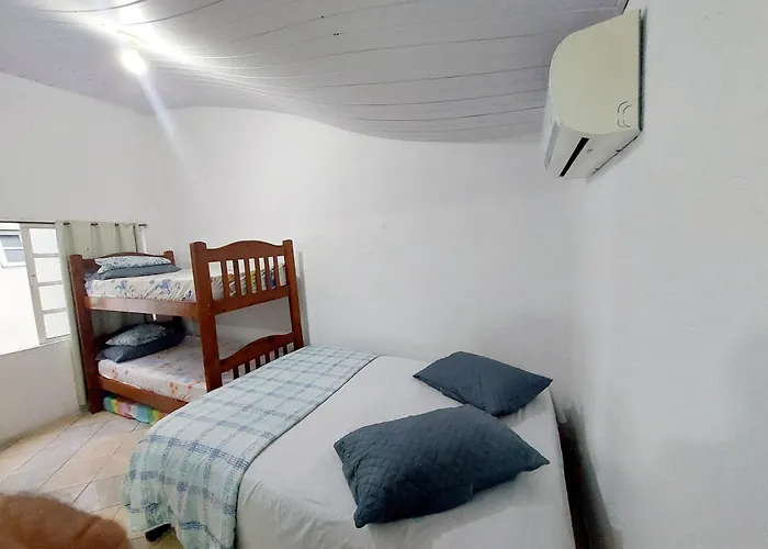Suíte Família com Cozinha TV e Ar Condicionado Cabo Frio, Brasil