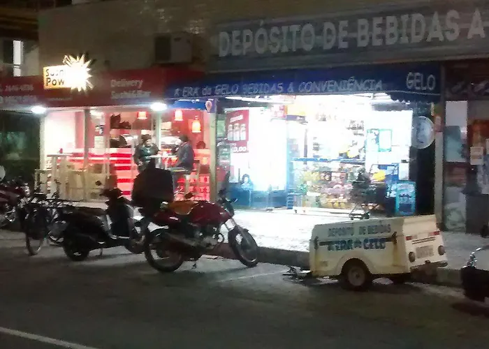 Praia Do Forte, Na Esquina Da Quadra Da Praia Cabo Frio, Brasil